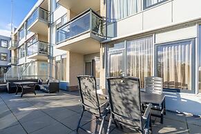 4-person Apartment With Island View