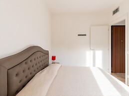 Air-conditioned Apartment With Private Parking
