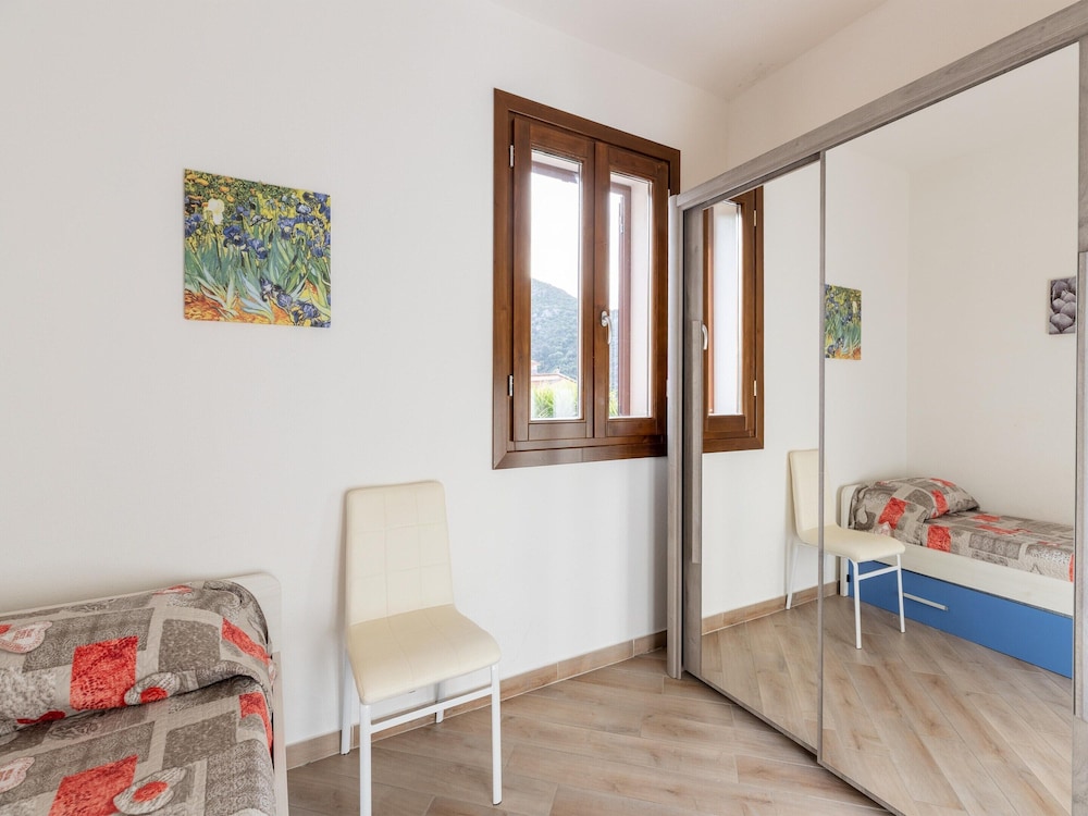 Air-conditioned Apartment With Private Parking