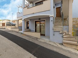Air-conditioned Apartment With Private Parking
