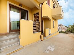 Apartment With air Conditioning and sea Views