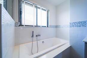 New Modern 3 Bedroom Villa MB35