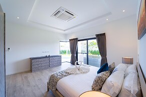 New Modern 3 Bedroom Villa MB35