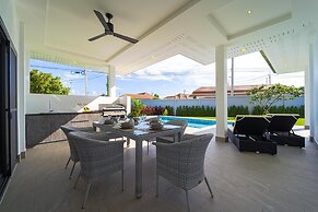 New Modern 3 Bedroom Villa MB35