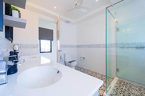 New Modern 3 Bedroom Villa MB35