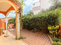 Apt con Giardino, a 300-metre-tall Mare