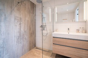 2 Person Apartment With Island View