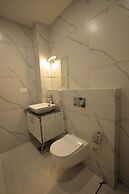 HOTEL CRESTA INN