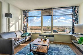 2 Person Apartment With Island View