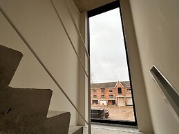 Spacious 3-floor Holiday Home for 8 Guests