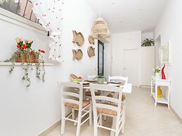 Citrus Garden House