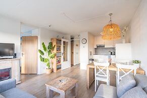 4-person Apartment With Island View