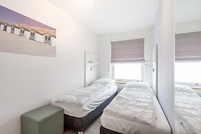 4-person Apartment With Island View