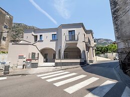Blue Sky Luxury Palace