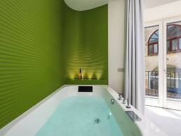 Blue Sky Luxury Palace