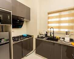 LUXURY APARTMENTS & HOMES