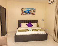 LUXURY APARTMENTS & HOMES