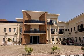 LUXURY APARTMENTS & HOMES