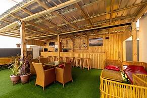 LUXURY APARTMENTS & HOMES