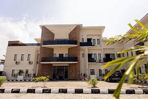 LUXURY APARTMENTS & HOMES