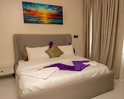 LUXURY APARTMENTS & HOMES