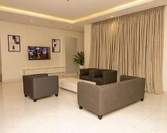 LUXURY APARTMENTS & HOMES