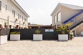 LUXURY APARTMENTS & HOMES