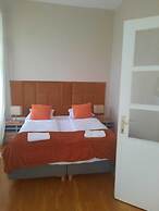 Bright 2BR Apartment Near Main Sights