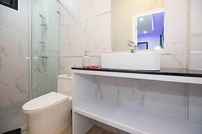 Modern 5 Bedrooms Pool Villa Curtis