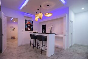 Modern 5 Bedrooms Pool Villa Curtis