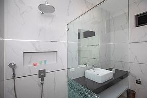 Modern 5 Bedrooms Pool Villa Curtis