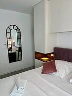 Salt & Stone-apartment with private pool