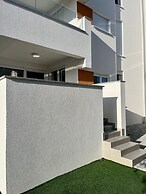 Salt & Stone-apartment with private pool