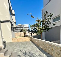 Salt & Stone-apartment with private pool
