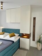 Salt & Stone-apartment with private pool
