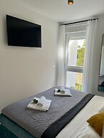 Salt & Stone-apartment with private pool