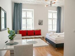 Modern 3BR Apartment Close to Belvedere