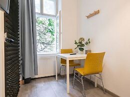 Modern 3BR Apartment Close to Belvedere