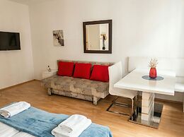 Modern 3BR Apartment Close to Belvedere