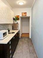 Modern 3BR Apartment Close to Belvedere
