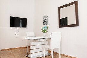 Modern 3BR Apartment Close to Belvedere