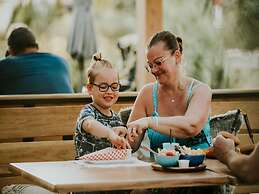 Luxury Safari Tent for 6 With Veranda