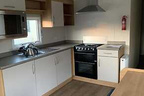 3 Bed Cabin - Sleeps 6 - Wifi, Free Parking, Pets