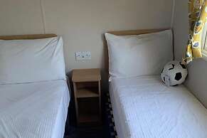 3 Bed Cabin - Sleeps 6 - Wifi, Free Parking, Pets