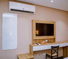 Momo's Hotel