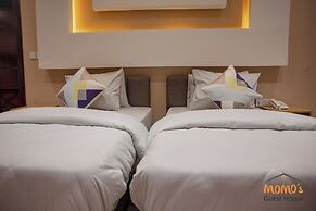 Momo's Hotel