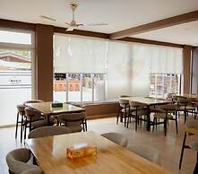 Momo's Hotel