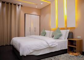 Momo's Hotel