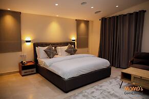 Momo's Hotel