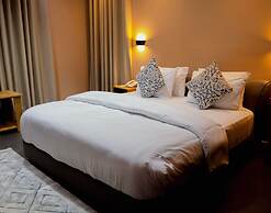 Momo's Hotel